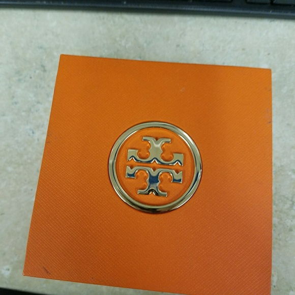 Tory Burch Watch. - Picture 6 of 6
